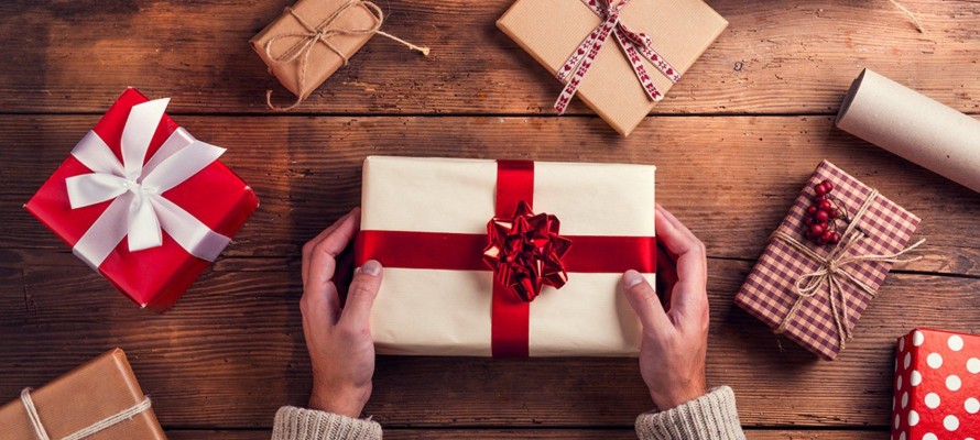 How to wrap or not wrap, your Christmas gifts!